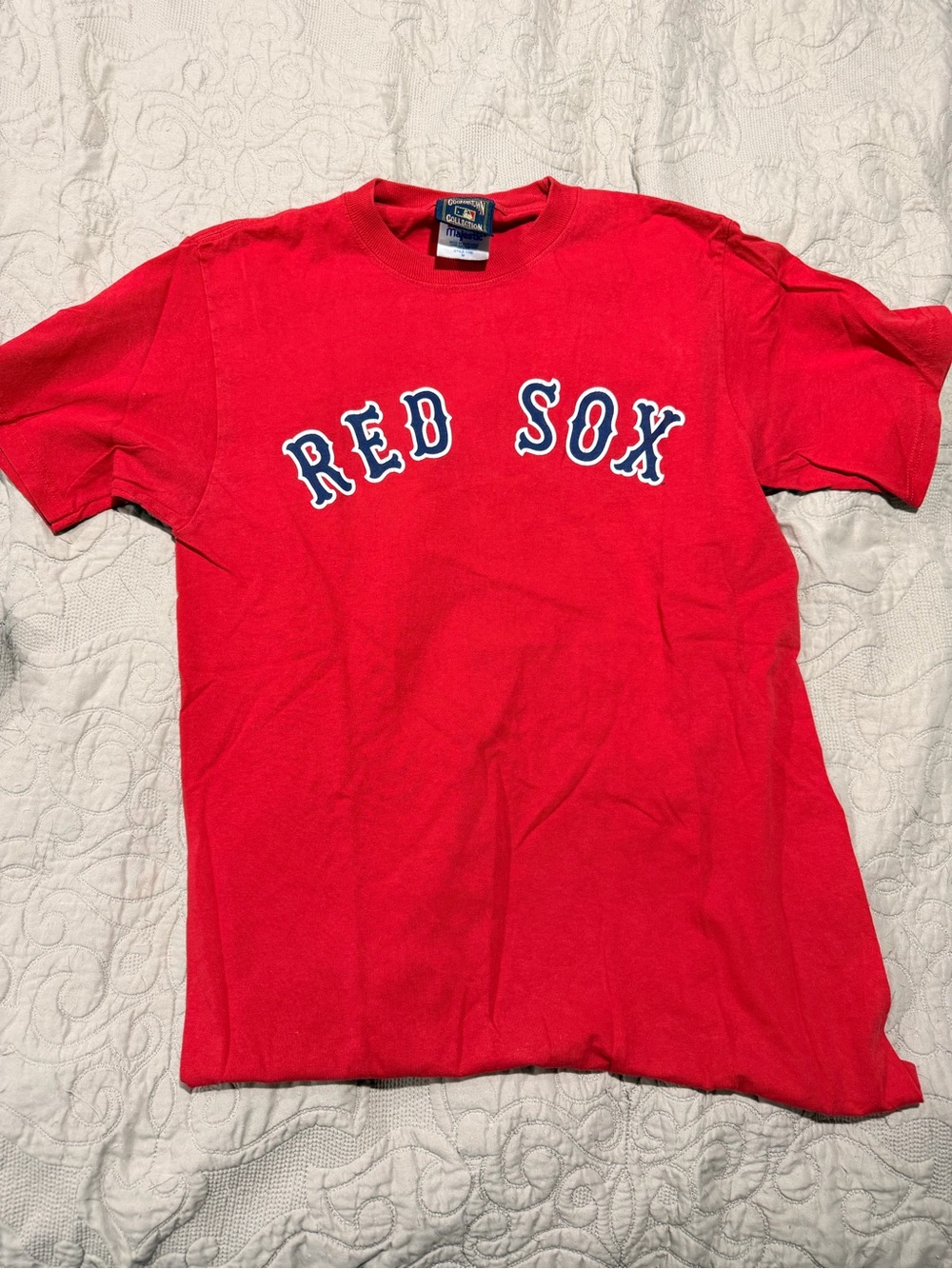 Men's medium Red Sox Williams tshirt -small hole